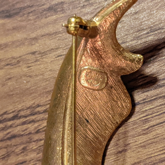 2/$20 vintage feather brooch - Picture 4 of 4
